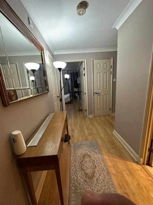 A 2 Standard Bedrooms Flat Лондон Экстерьер фото